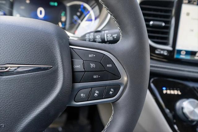 2022 Chrysler Pacifica Hybrid Touring L