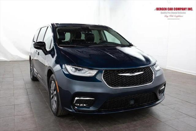 2024 Chrysler Pacifica Hybrid Select for sale in Lodi, NJ