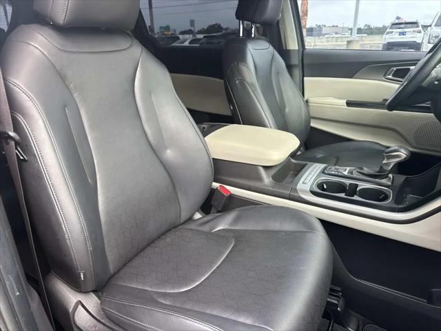 2022 Kia Carnival MPV LX Seat Package