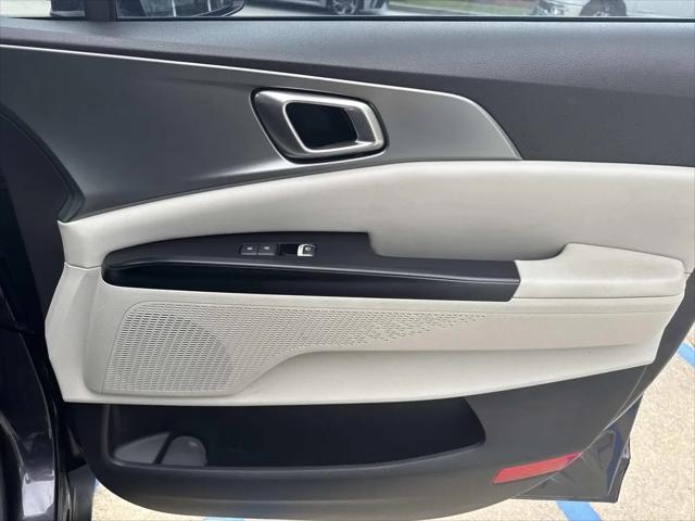 2022 Kia Carnival MPV LX Seat Package