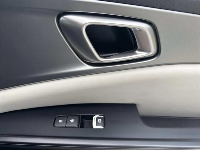 2022 Kia Carnival MPV LX Seat Package