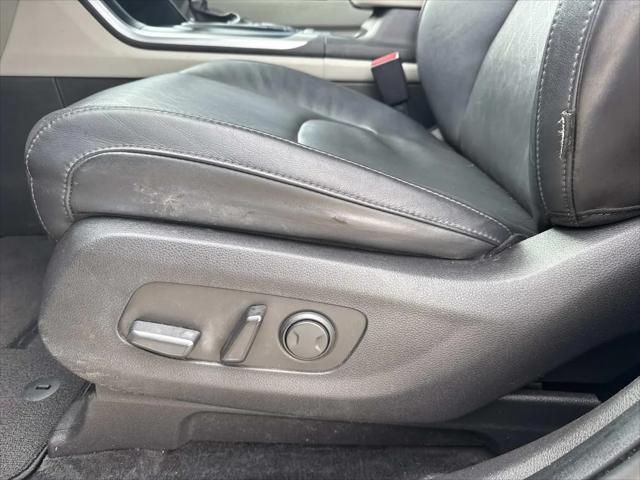 2022 Kia Carnival MPV LX Seat Package