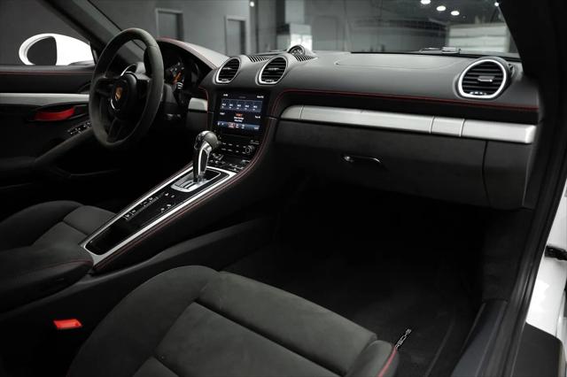 2023 Porsche 718 Cayman GT4