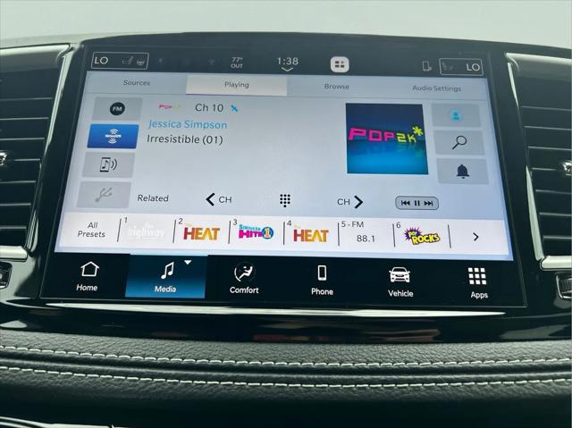 2027 Chrysler Pacifica Select