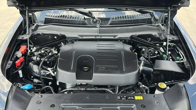 2024 Land Rover Defender 130 P400 X-Dynamic SE