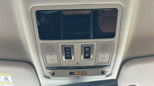 2024 Land Rover Defender 130 P400 X-Dynamic SE