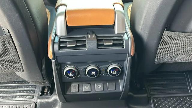 2024 Land Rover Defender 130 P400 X-Dynamic SE
