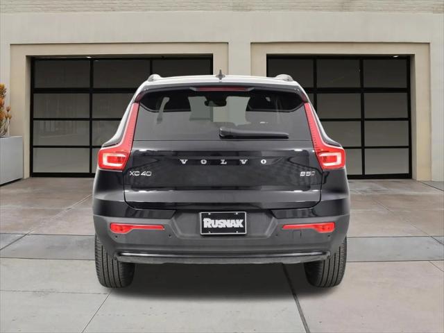 2025 Volvo XC40 B5 Plus Dark Theme