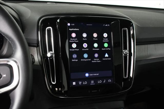 2025 Volvo XC40 B5 Plus Dark Theme