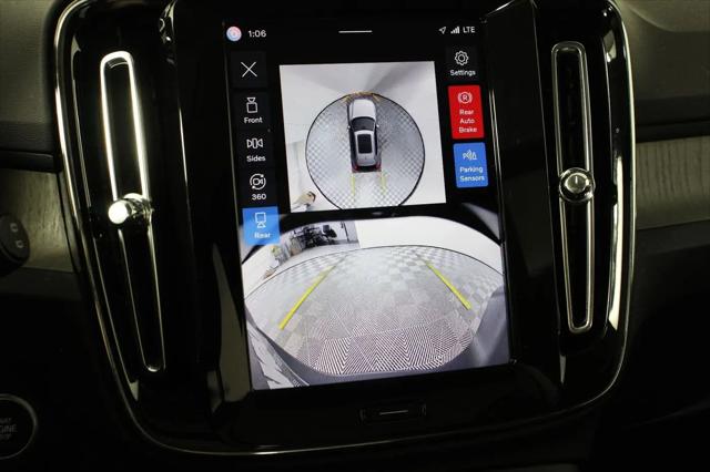 2025 Volvo XC40 B5 Plus Dark Theme
