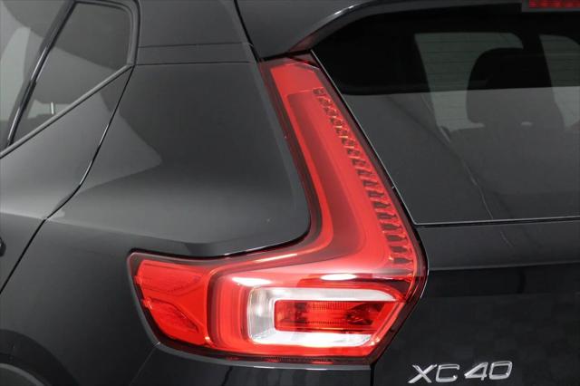 2025 Volvo XC40 B5 Plus Dark Theme