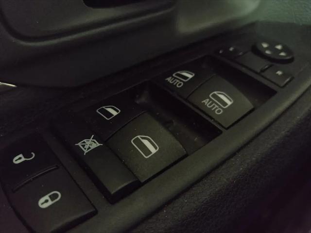 2022 Ram 1500 Classic SLT Crew Cab 4x2 5'7" Box