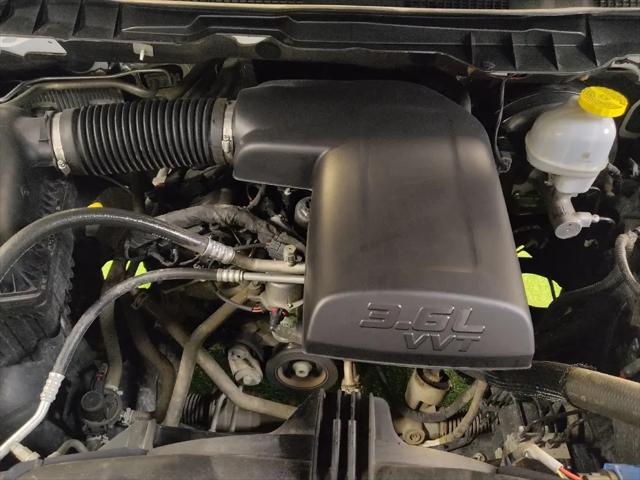 2022 Ram 1500 Classic SLT Crew Cab 4x2 5'7" Box