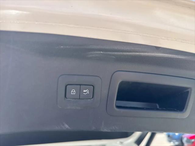 2024 Mazda X-90 3.3 Turbo Select
