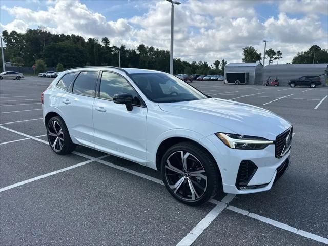 2023 Volvo XC60 B5 Ultimate Dark Theme
