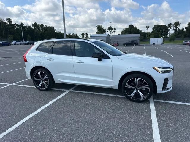 2023 Volvo XC60 B5 Ultimate Dark Theme