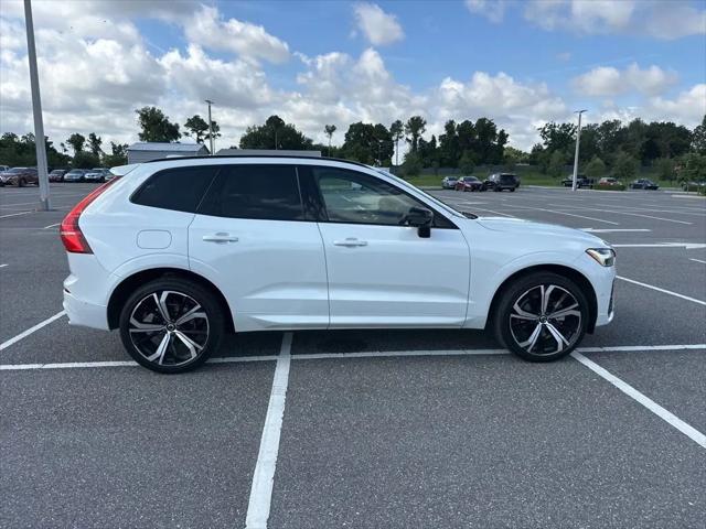 2023 Volvo XC60 B5 Ultimate Dark Theme