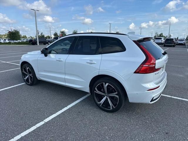 2023 Volvo XC60 B5 Ultimate Dark Theme