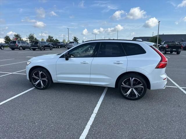 2023 Volvo XC60 B5 Ultimate Dark Theme