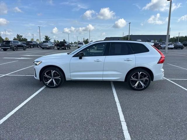 2023 Volvo XC60 B5 Ultimate Dark Theme