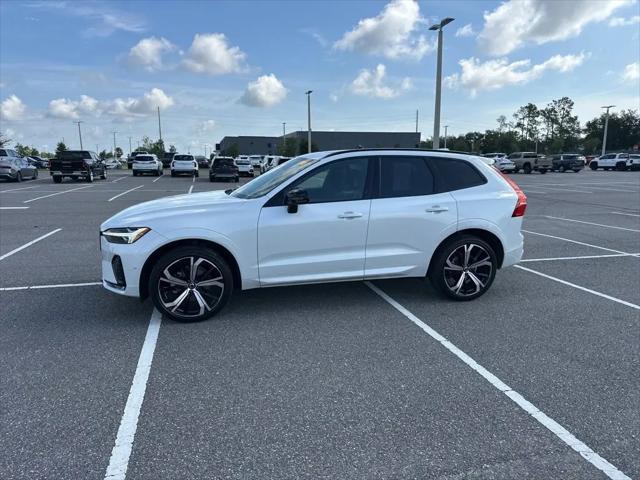 2023 Volvo XC60 B5 Ultimate Dark Theme