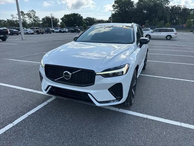 2023 Volvo XC60 B5 Ultimate Dark Theme