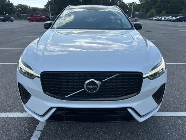 2023 Volvo XC60 B5 Ultimate Dark Theme