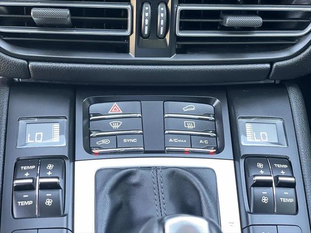 2021 Porsche Macan Macan