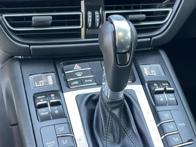 2021 Porsche Macan Macan