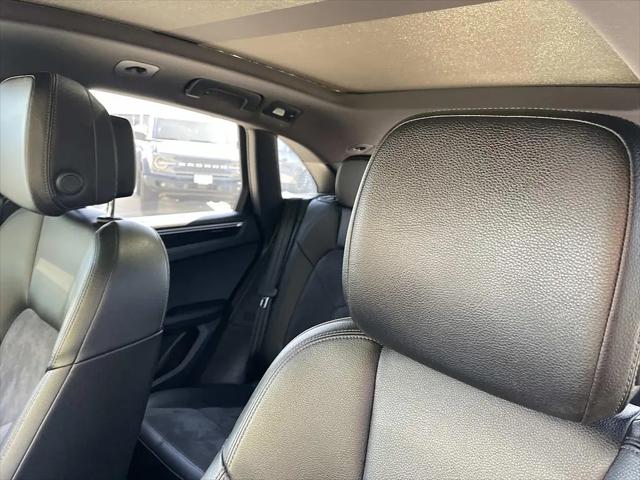 2021 Porsche Macan Macan