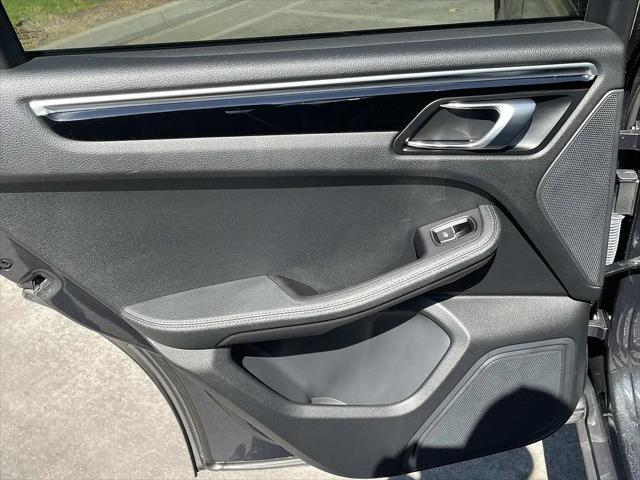 2021 Porsche Macan Macan