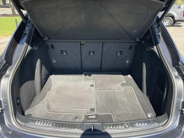 2021 Porsche Macan Macan