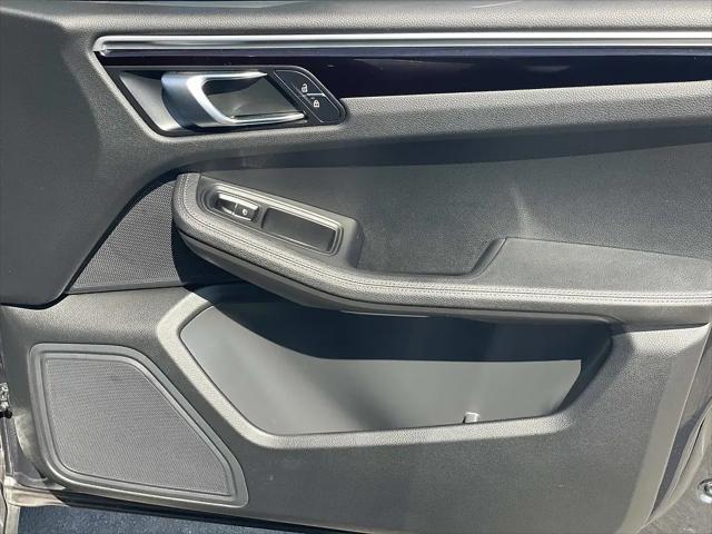 2021 Porsche Macan Macan
