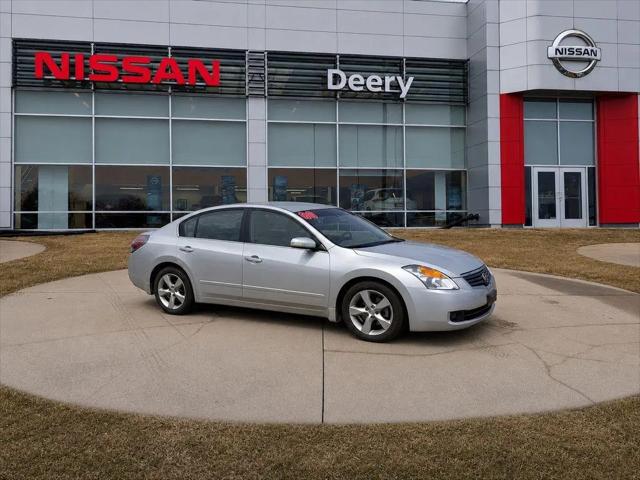 2009 Nissan Altima 3.5 SE for sale in Dubuque, IA