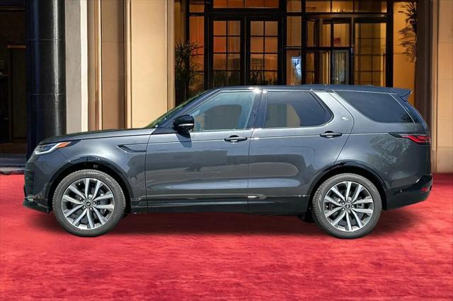 2025 Land Rover Discovery P300 Dynamic SE