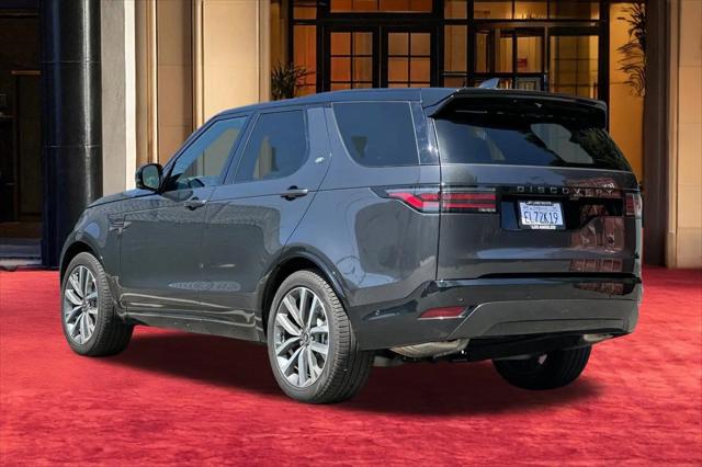 2025 Land Rover Discovery P300 Dynamic SE