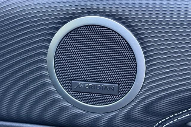 2025 Land Rover Discovery P300 Dynamic SE
