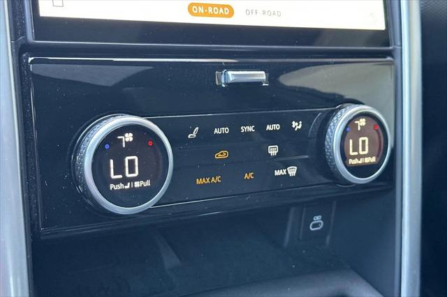 2025 Land Rover Discovery P300 Dynamic SE