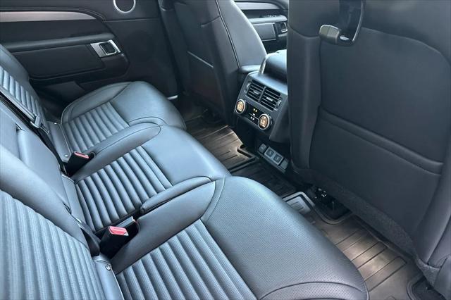 2025 Land Rover Discovery P300 Dynamic SE