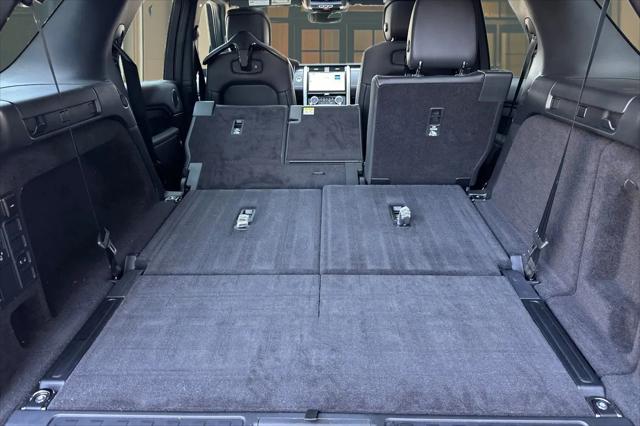 2025 Land Rover Discovery P300 Dynamic SE