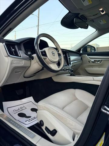 2017 Volvo S90 T6 Momentum