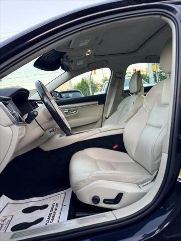 2017 Volvo S90 T6 Momentum