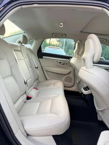 2017 Volvo S90 T6 Momentum