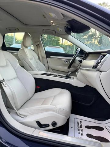 2017 Volvo S90 T6 Momentum