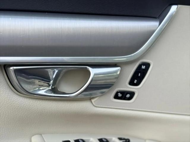 2017 Volvo S90 T6 Momentum