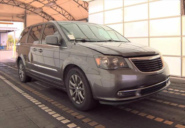2015 Chrysler Town & Country S