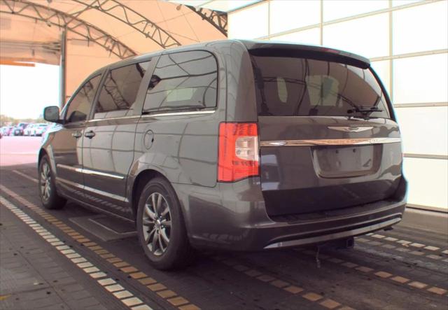2015 Chrysler Town & Country S