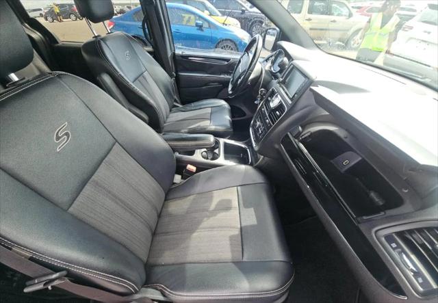 2015 Chrysler Town & Country S