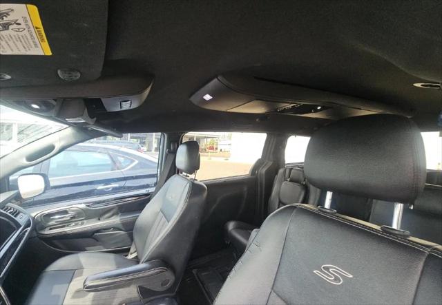 2015 Chrysler Town & Country S