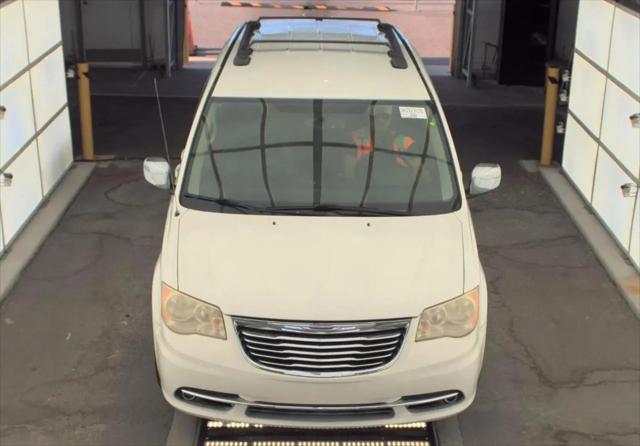 2013 Chrysler Town & Country Touring